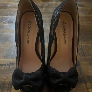 Diva Lounge Women's Black Laced Heels Size 5 (preowned)